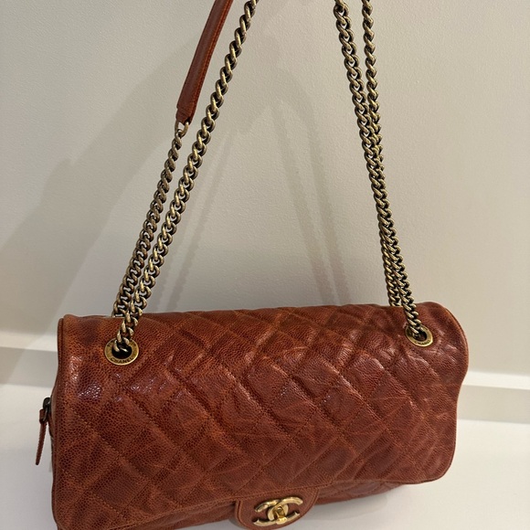 CHANEL Shiva Burnt Orange Shoulder Bag with Quilted Design and Gold-Toned Logo - Picture 7 of 16